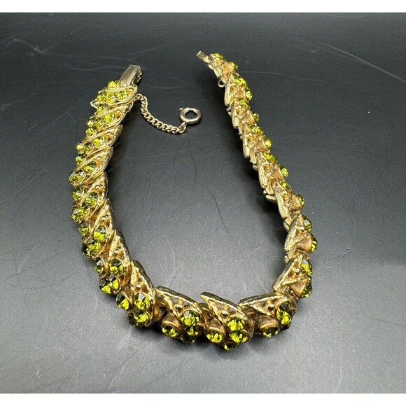 Weiss Rhinestone Link Bracelet Vintage Safety Clasp Green Gold Tone Signed - Picture 8 of 10